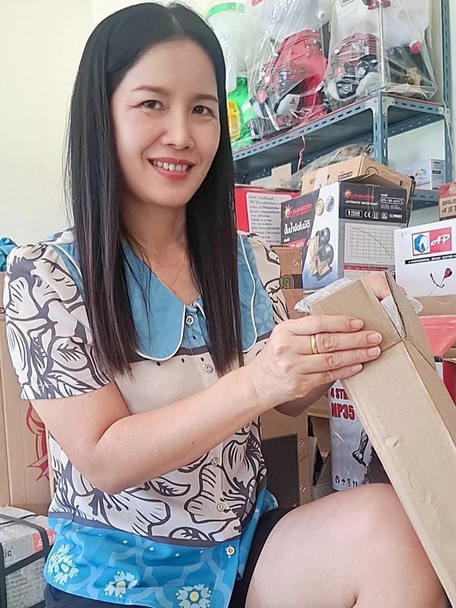 พลอย