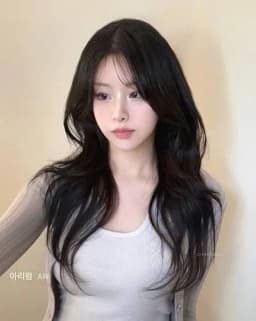 ณิชา ภิรมย์ธนาพร